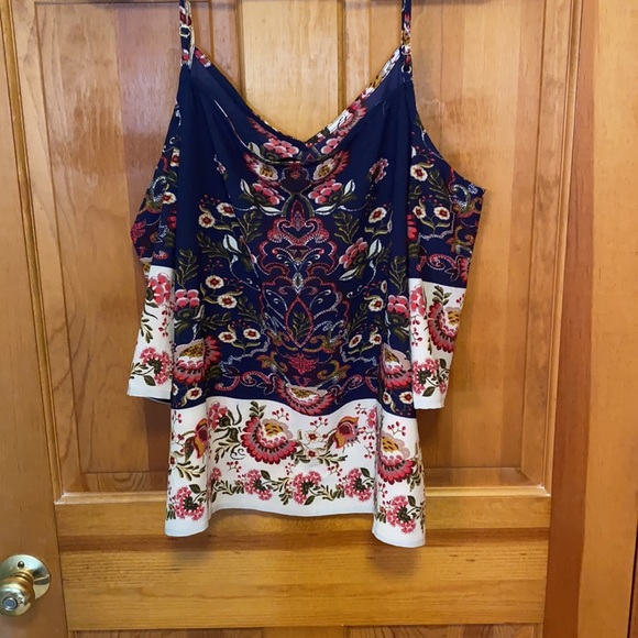 Off the shoulder patterned top with straps - Picture 2 of 2